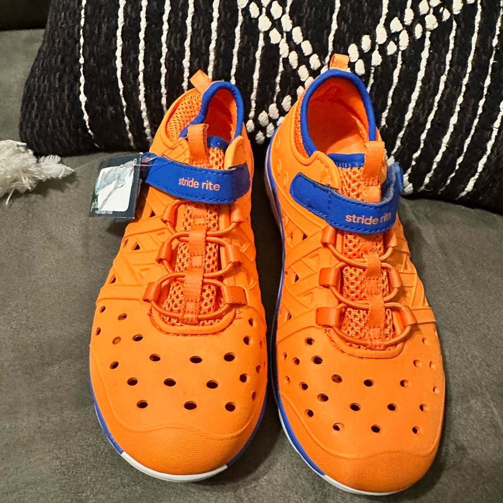 NWT Stride Rite Made2 play Phibian Water Shoes